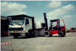 Laden van 3 europallets met een Desta heftruck